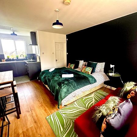 Studio Annexe By Papermill, Deeside - En-Suite, Хесуолл Экстерьер фото