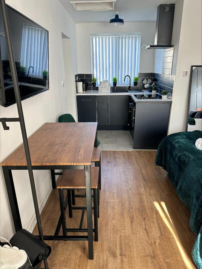 Studio Annexe By Papermill, Deeside - En-Suite, Хесуолл Экстерьер фото