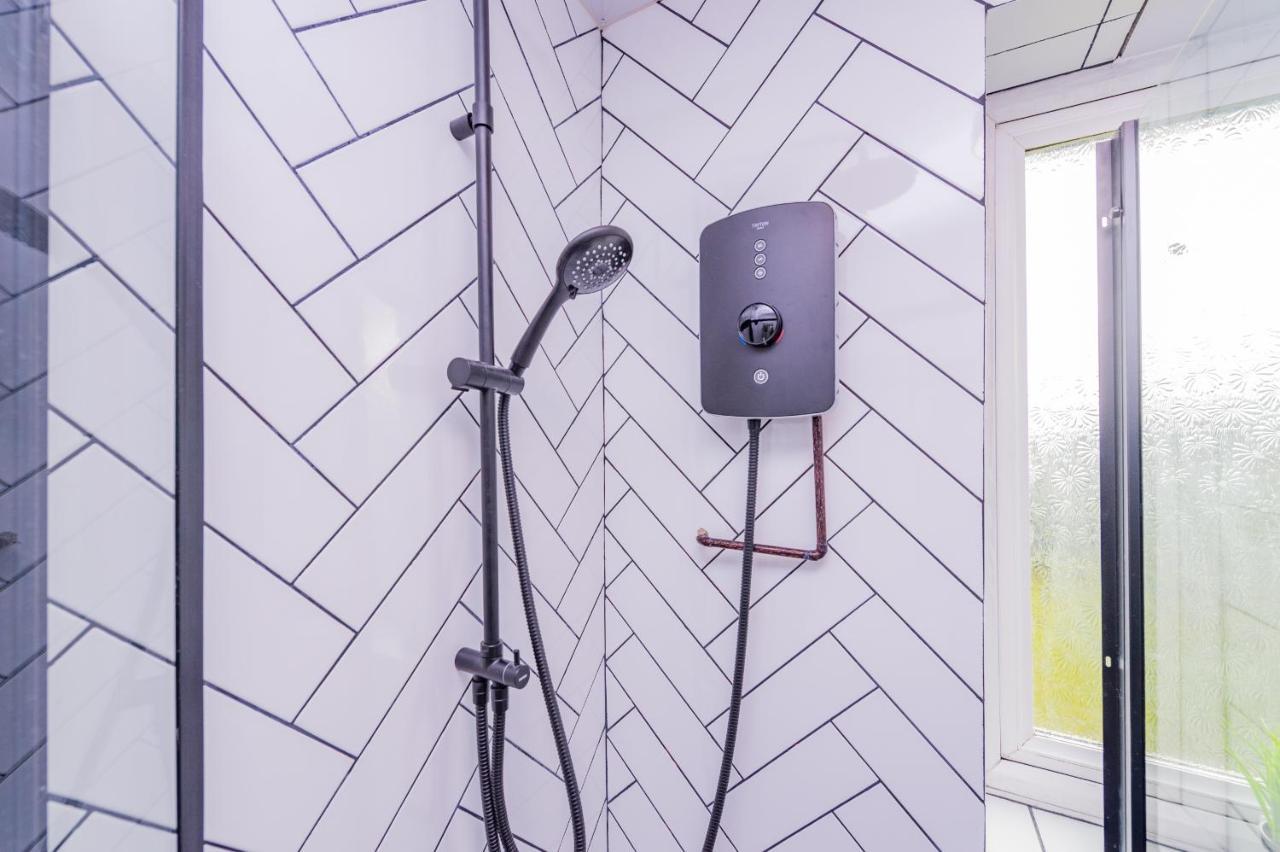 Studio Annexe By Papermill, Deeside - En-Suite, Хесуолл Экстерьер фото
